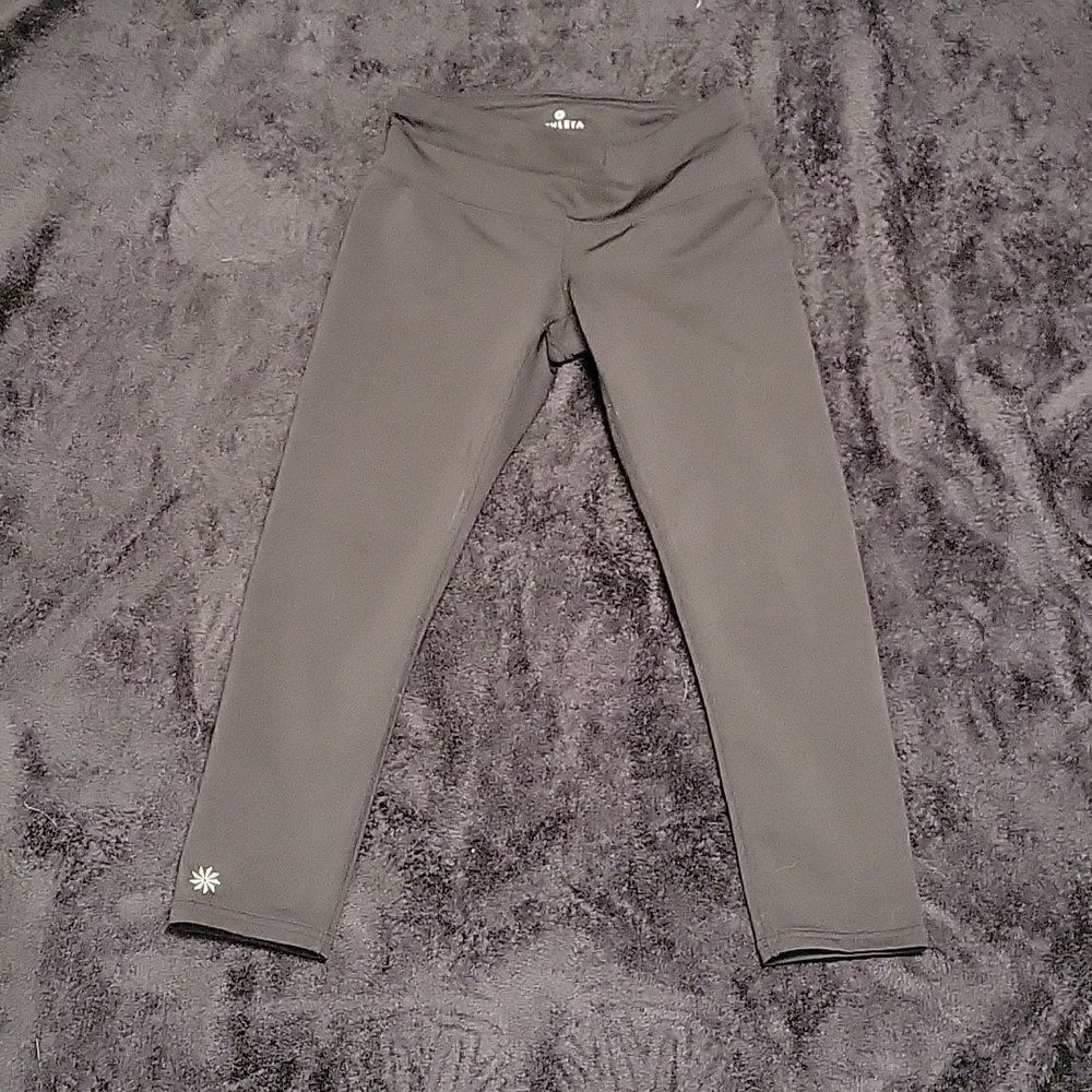 Athleta XXS black cropped leggings